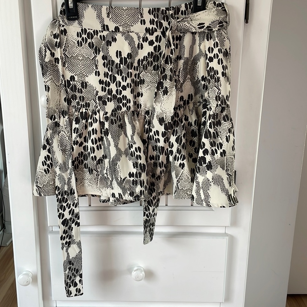 Express Black+Crème Patterned Womens Tied Mini Skirt